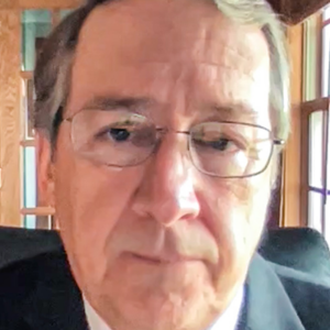 A portrait of Dr. Steven MacMartin